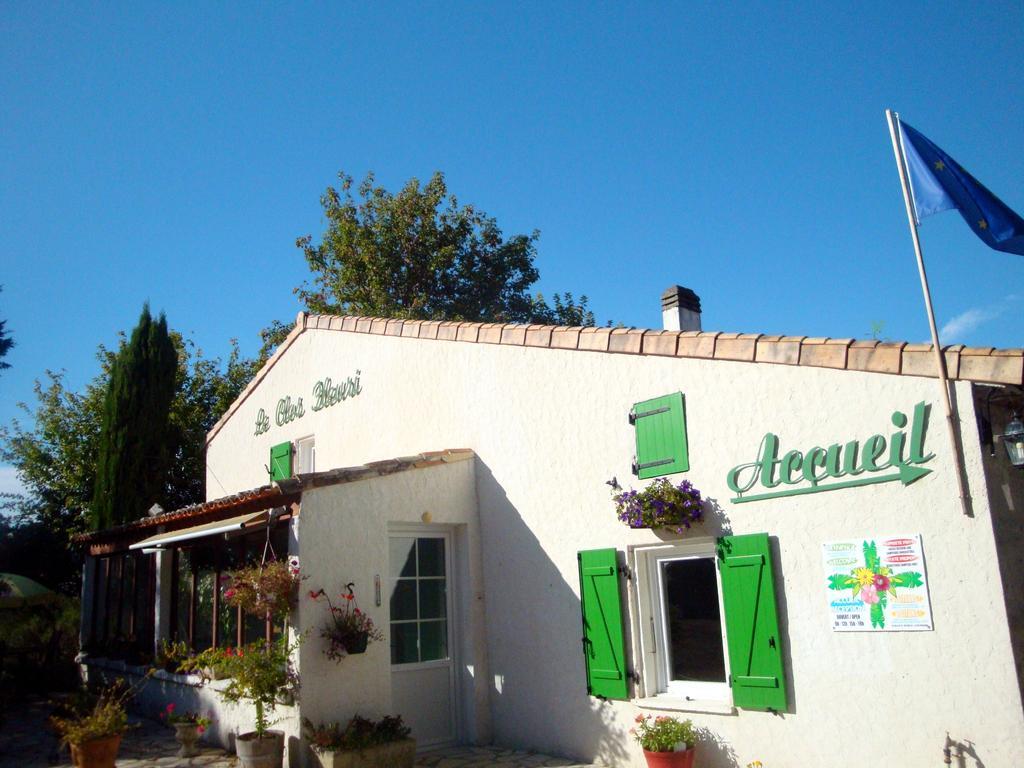 Le Clos Fleuri Hotell Médis Exteriör bild